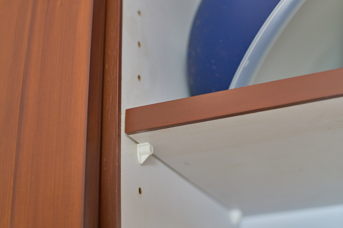 Shelf with real wood edging